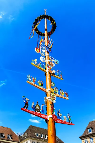 Maypole tradicional de Franconia en Wuerzburg, Baviera, Alemania —  Fotos de Stock