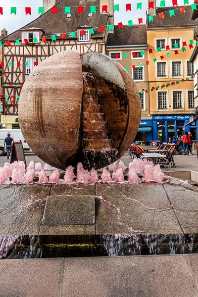 Chalon Sur Saone Franke Vincent Torget Fontän Form Delad Boll — Stockfoto