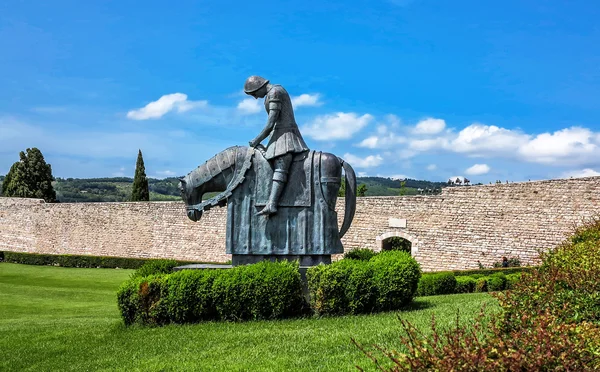 St. Francesco Knight, called the Pellegrino di Pace (Pilgrim of peace) in Assisi, Italy — Stock Photo, Image