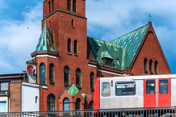 El Gustav-Adolf-Kirche en Hamburgo, Alemania — Foto de Stock