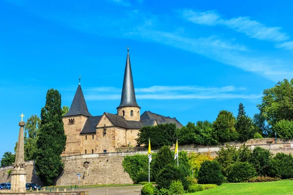 Place de la Cathédrale avec Michael Church dans l'historique Fulda, Allemagne — Photo