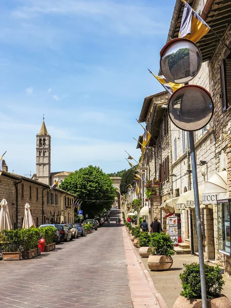 Scena uliczna miasto wzgórza Assisi, Włochy — Zdjęcie stockowe