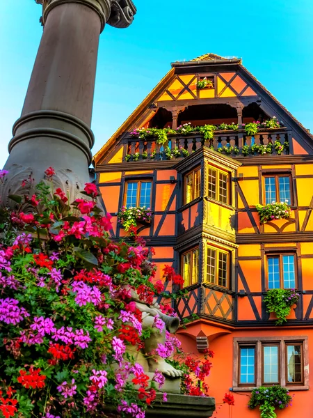 Picturesque half-timbered house in Obernai, Alsace, France — Stock Photo, Image