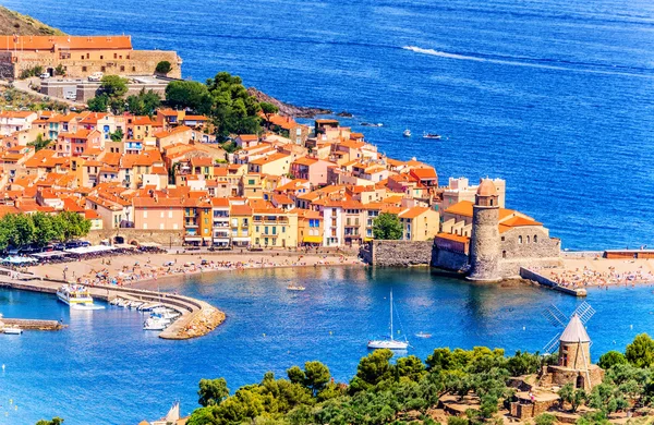 Collioure - malowniczego i zabytkowego miasta Bay, na południe od Francji — Zdjęcie stockowe