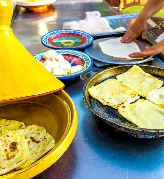 Läckra marockanska pannkakor för traditionell frukost — Stockfoto