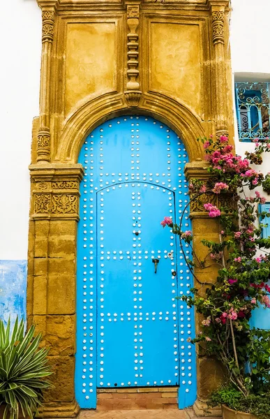 Ancient Moroccan art craftsmanship - Blue Door — Φωτογραφία Αρχείου