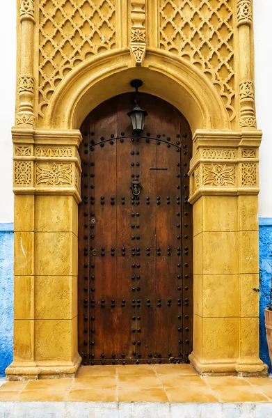 Ancient Moroccan art craftsmanship - entrance door — Φωτογραφία Αρχείου