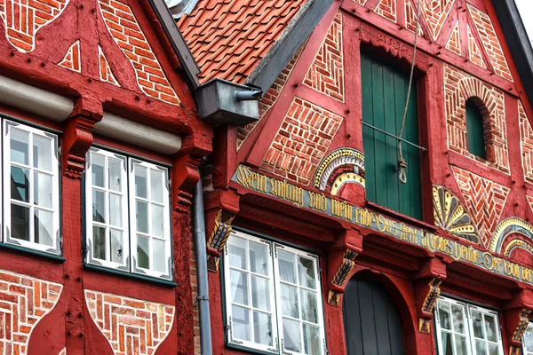 Malerische historische Gebäude in der Lüneburger Altstadt — Stockfoto