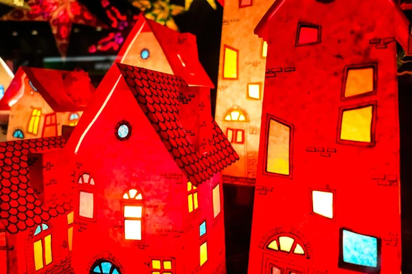 Червоні різдвяні ліхтар будинків — стокове фото
