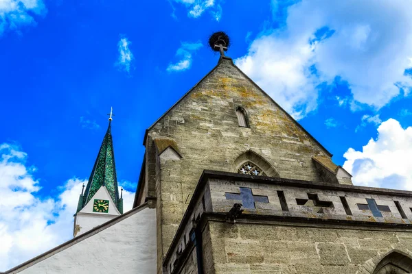 悪いザウルガウ、ドイツ市場でセント ジョン バプテスト教会の教会 — ストック写真
