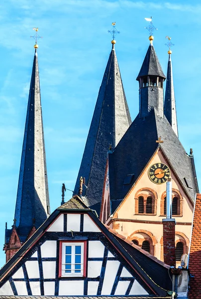 Chiesa di Santa Maria a Gelnhausen, fondata dall'imperatore Federico Barbarossa nel 1170, Germania — Foto Stock