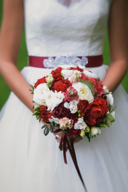 kırmızı düğün buketi