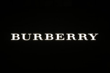Burberry ışıklı işaret
