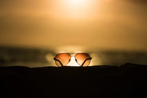 Kacamata saat matahari terbenam — Stok Foto