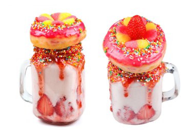 Ucube. Çilekli ekstrem milkshake, jöleli şeker, çörek.. 