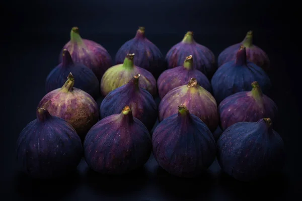 Fichi Saporiti Sfondo Nero Vista Dall Alto Fette — Foto Stock