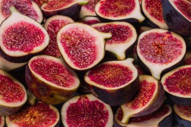 Lezzetli incir arka planı. Üst Manzara. Dilimler.  