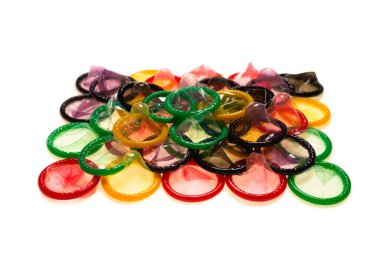 Renkli prezervatifler. Üst görünüm. 