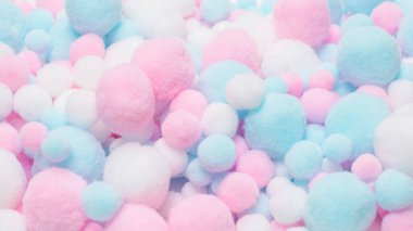 Beyaz, pembe ve mavi yumuşak ponpon arka plan. 