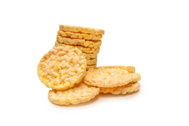 Beyaz arkaplanda pirinç ekmeği izole edilmiş. 