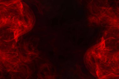 Siyah arka planda kırmızı buhar. Boşluğu kopyala.