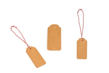 Kahverengi etiket beyaz arkaplanda izole edilmiş. Boşluğu kopyala. 