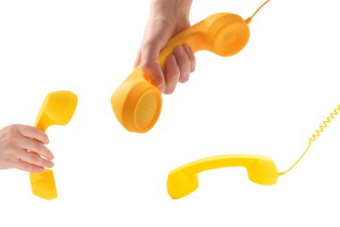 Sarı cep telefonu beyazda izole edilmiş. Boşluğu kopyala.