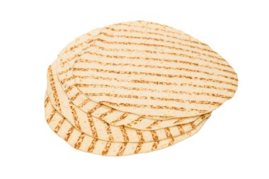 Beyaz arka planda ızgara pitta ekmeği. Üst görünüm. 