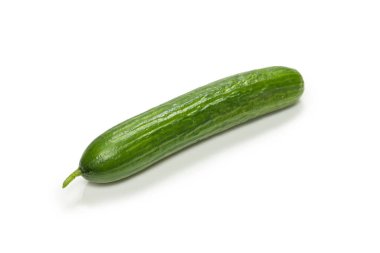 salatalık beyaz arkaplanda izole edildi. 