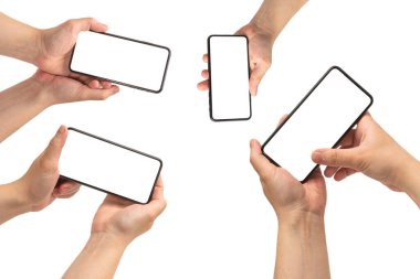 Beyaz arka planda elle izole edilmiş akıllı telefon. Beyaz perde. Boşluğu kopyala.