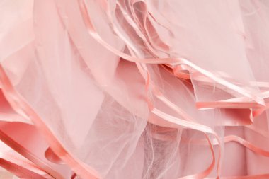 Gelinlik ayrıntıları. Pembe gelinlik yaklaş. 