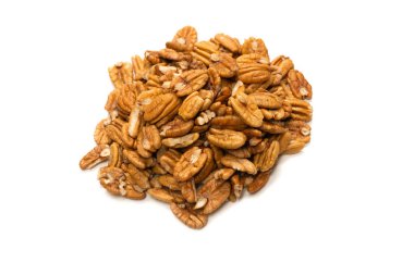 Fındık fıstığı beyaz arka planda izole edilmiş. Üst görünüm. 