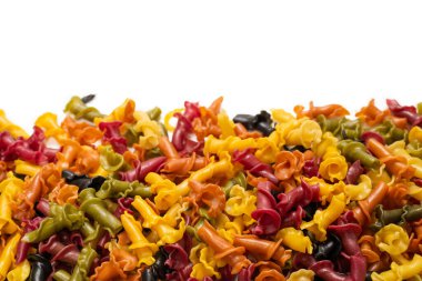 Çok renkli makarna çeşitleri. Üst görünüm.