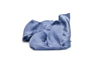 Akan mavi ipek eşarp beyaz arkaplanda izole edildi. 