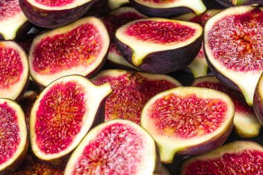 Lezzetli incir arka planı. Üst Manzara. Dilimler.  