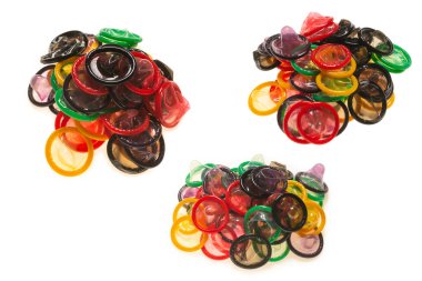 Renkli prezervatifler. Üst görünüm. 