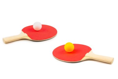 Turuncu arka planda pinpon. Üst görünüm. 