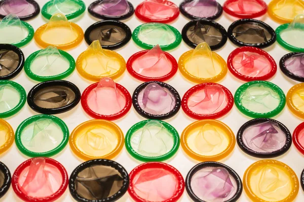 Kolorowe Kondomy Tle Widok Góry — Zdjęcie stockowe