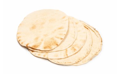 Beyaz arka planda ızgara pitta ekmeği. Üst görünüm. 