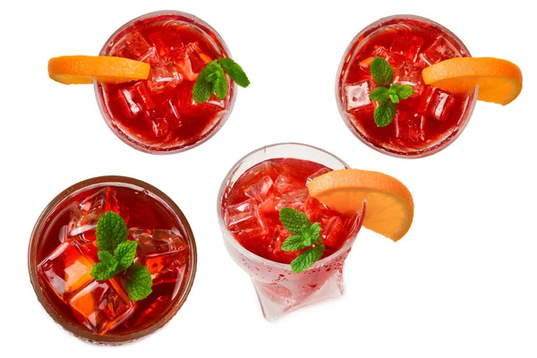 Rode Verse Drank Met Ijs Grapefruit Munt Geïsoleerd Wit Ruimte — Stockfoto