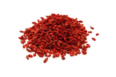 Kırmızı böğürtlen grubu beyaz arka planda izole edilmiş.. 