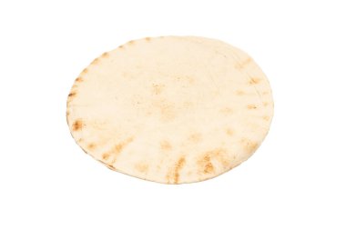 Beyaz arka planda ızgara pitta ekmeği. Üst görünüm. 