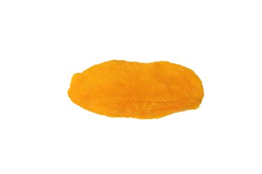 Beyaz arka planda izole edilmiş kuru, lezzetli mango dilimleri. Üst görünüm. 