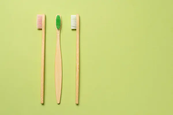 Bamboo Toothbrush Green Background Top View — Stock Photo, Image