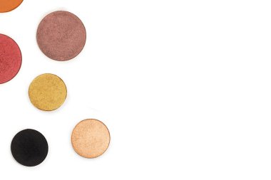 Çok renkli yuvarlak göz farı beyaza izole edilmiş. Üst görünüm. 