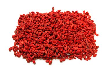 Kırmızı böğürtlen grubu beyaz arka planda izole edilmiş.. 