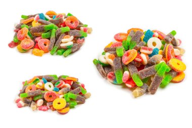 Çeşit çeşit şekerleme. Üst Manzara. Jöleli şekerler. Beyazda izole edilmiş.