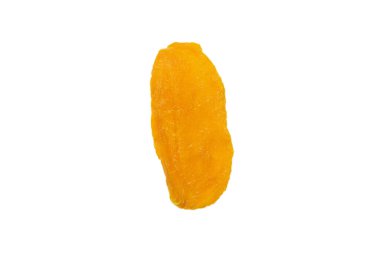 Beyaz arka planda izole edilmiş kuru, lezzetli mango dilimleri. Üst görünüm. 