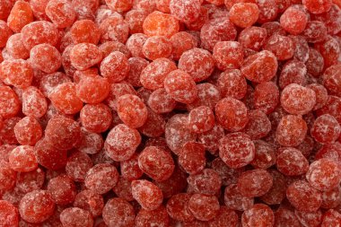 Kurutulmuş kumkat beyaz arka planda izole edilmiş. Üst görünüm.