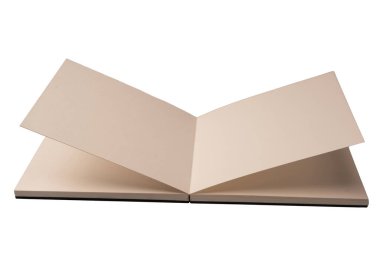 Beyaz arkaplanda boş sayfaları olan bir defter aç. Üst görünüm. 